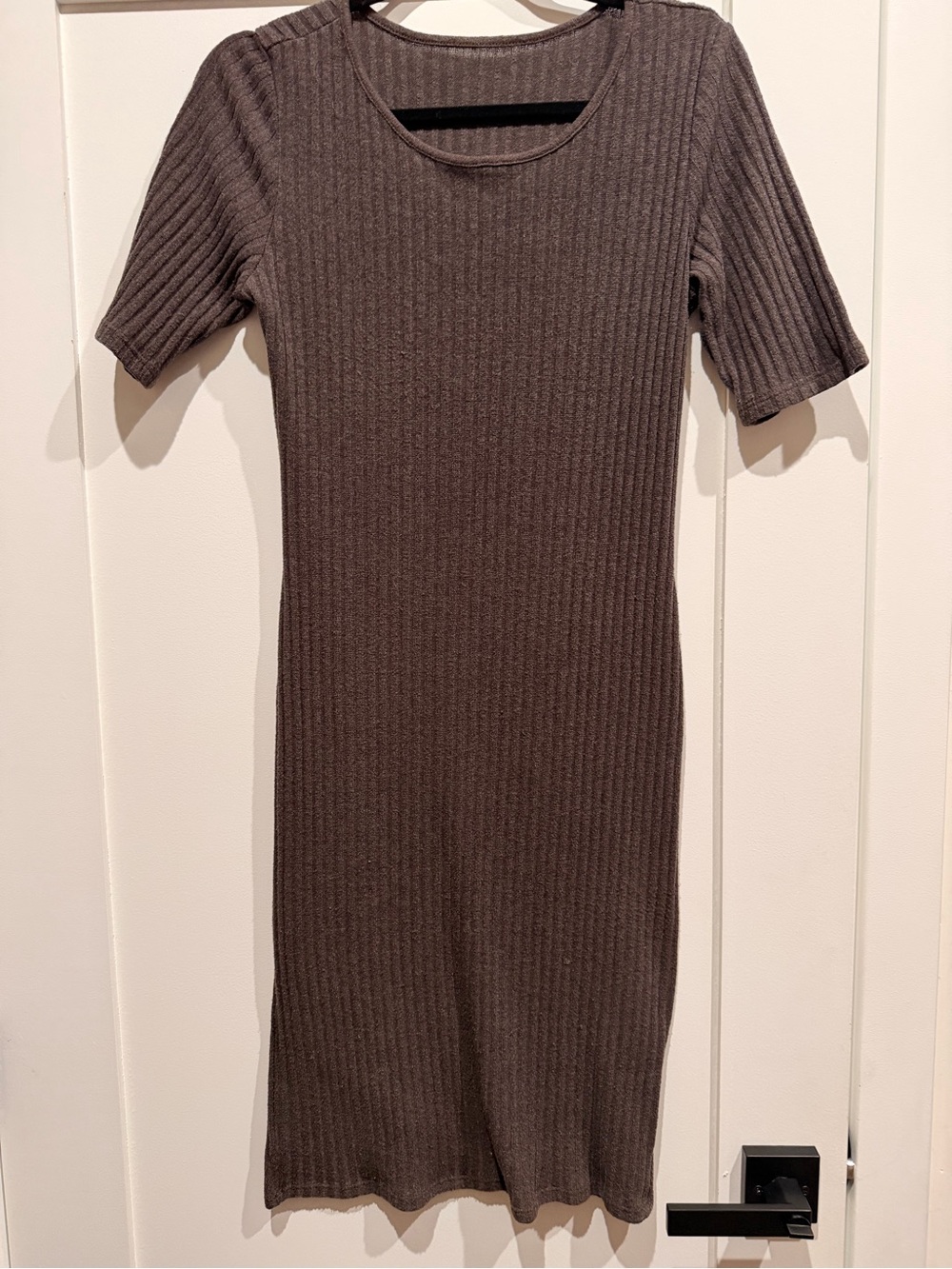 Ribbed Knit Short-Sleeve Dress in Brown